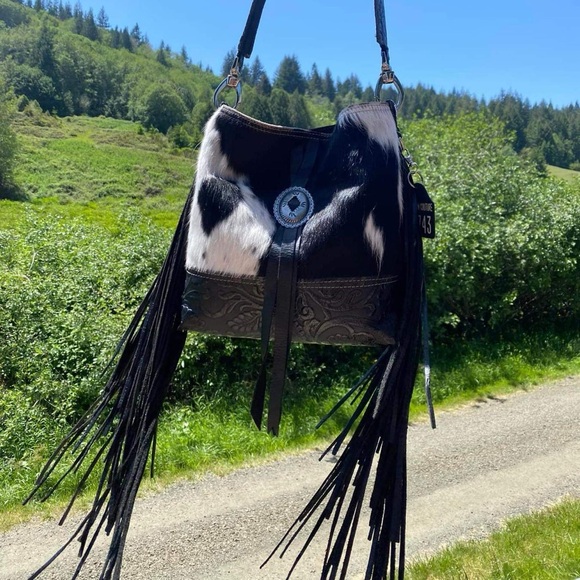 ✨SOLD✨Mini messenger with concho - Picture 1 of 9